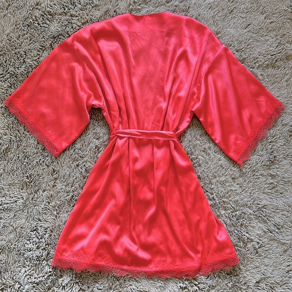 VS Hot Pink Silky Robe - Picture 6 of 6